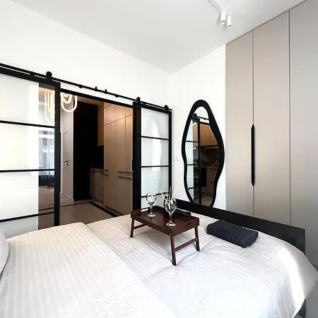 Lakowa ~ 1000m Main Square ~ Self Check-in 20h *