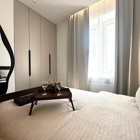 Apartment Lakowa ~ 1000m Main Square ~ Self Check-in 20h Breslau
