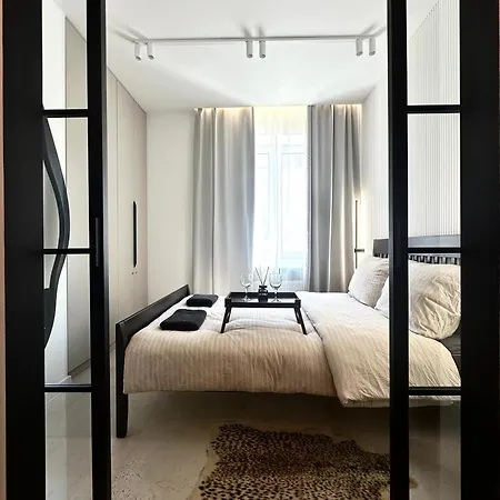 Lakowa ~ 1000m Main Square ~ Self Check-in 20h