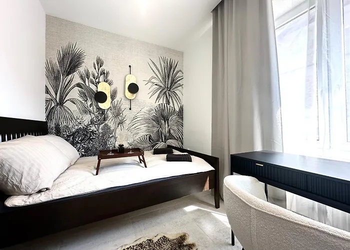 Lakowa ~ 1000m Main Square ~ Self Check-in 20h Apartment *