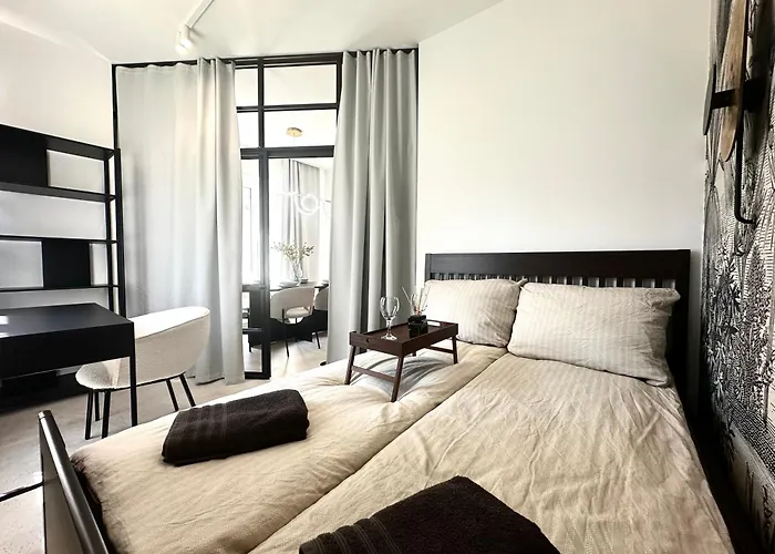 Apartment Lakowa ~ 1000m Main Square ~ Self Check-in 20h Wroclaw