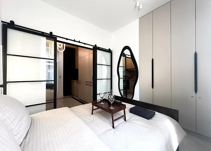 Lakowa ~ 1000m Main Square ~ Self Check-in 20h *